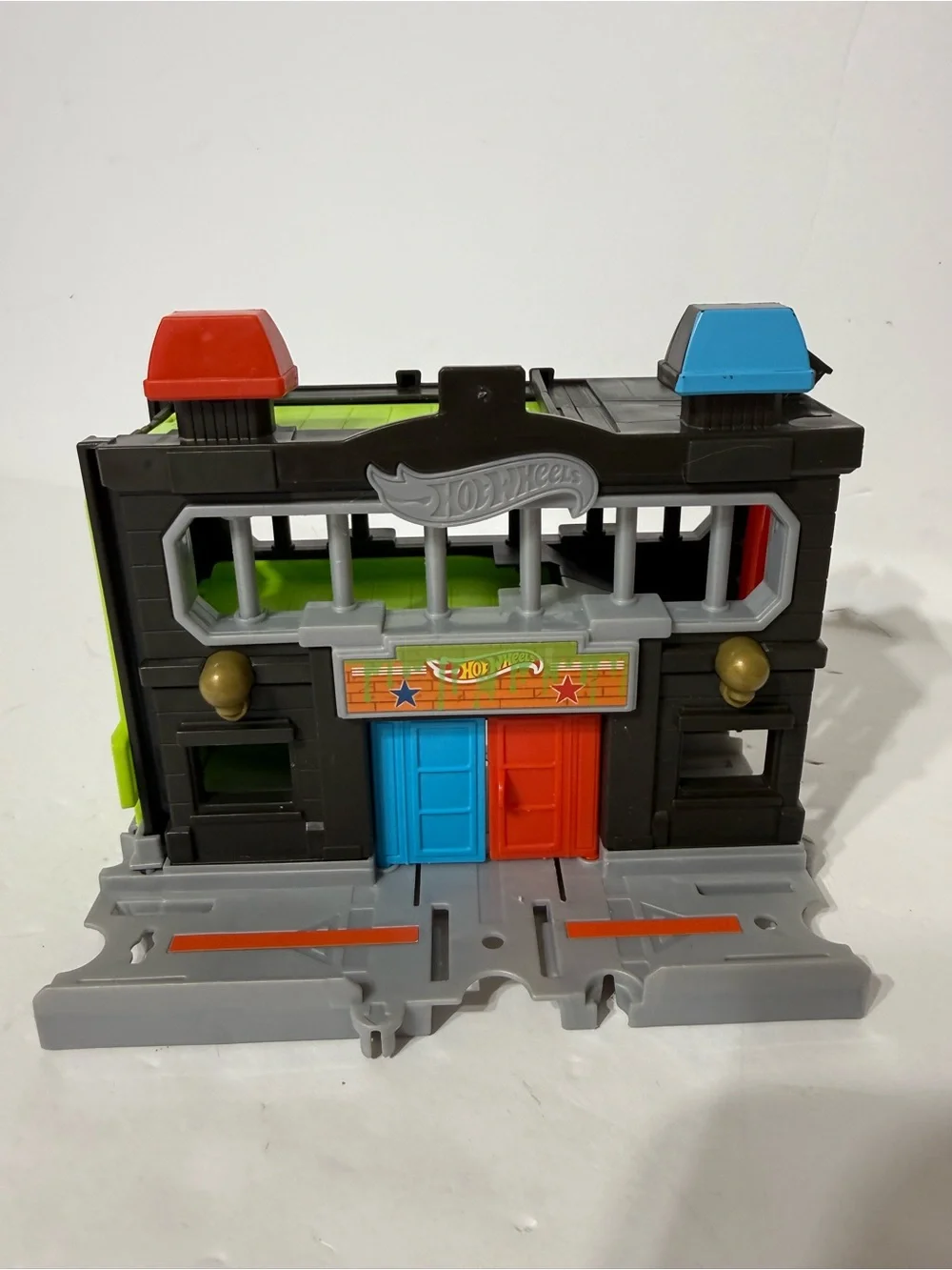 Hot Wheels City Downtown Police Breakout Station 2017 Playset Mattel Toxic FNB00